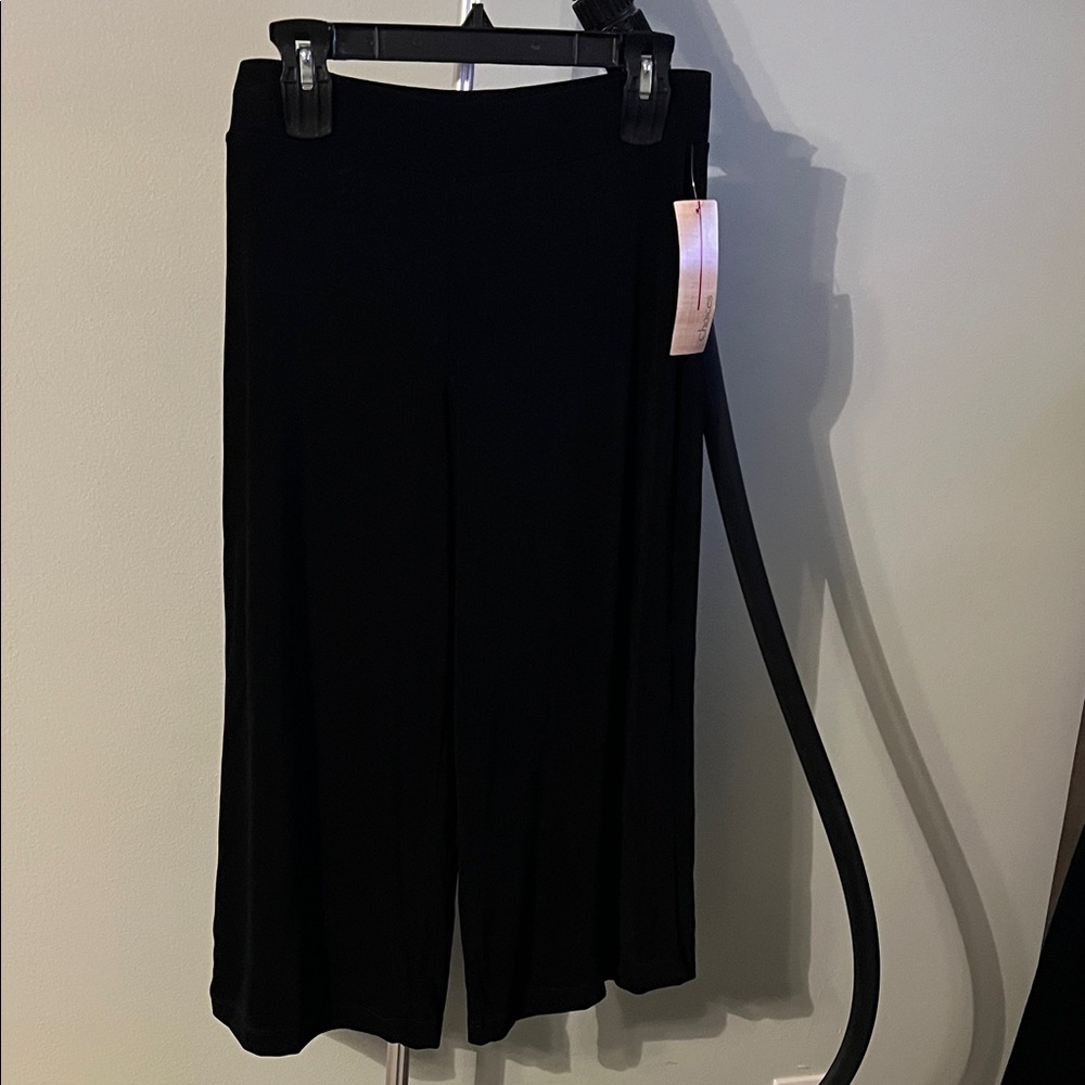 Choice’s Elegant Black Women's Dress Capris